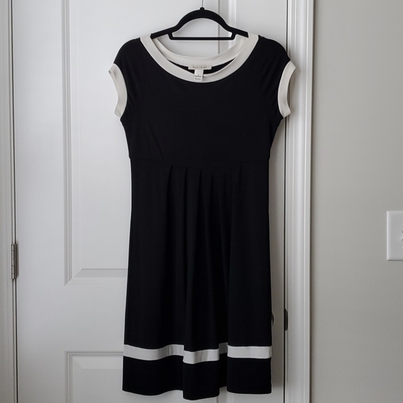 Dress - Picture 8 of 8